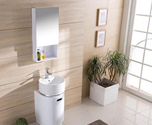 “彩虹花洒吊云端 雨水散落净身心